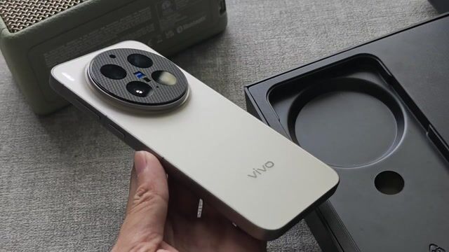 Vivo X300 Pro 256GB Nâu Like New Fullbox Có GL. Mua bán Điện thoại tại Quận 3 Tp Hồ Chí Minh được đăng bởi Minh Phạm  hình 1