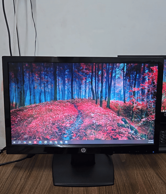 Màn hình HP 19 inch Đen. Mua bán Phụ kiện (Màn hình, Chuột...) tại Thành phố Bến Tre Bến Tre được đăng bởi Lao Thanh Phước Lộc hình 1
