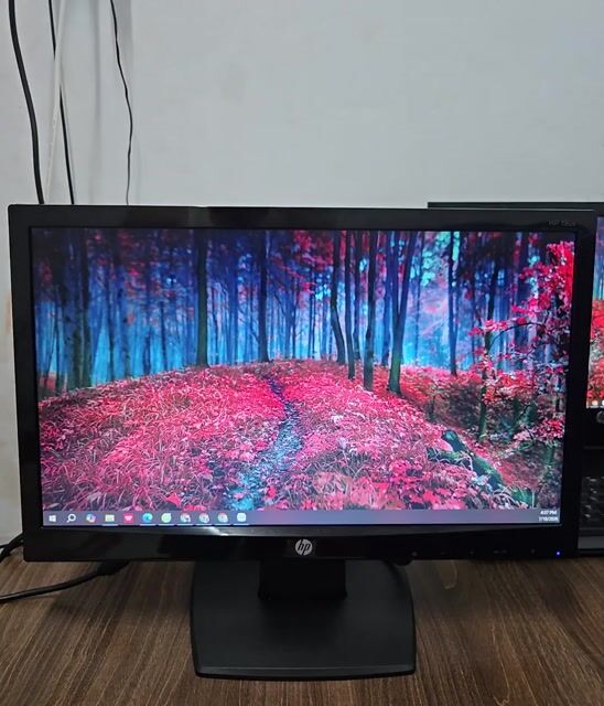 Màn hình HP 19 inch Đen. Mua bán Phụ kiện (Màn hình, Chuột...) tại Thành phố Bến Tre Bến Tre được đăng bởi Lao Thanh Phước Lộc hình 1