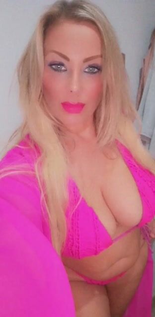 Model - Jasminelynn joi