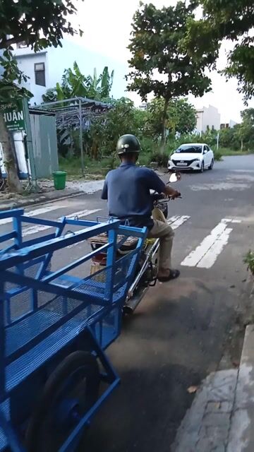 Thép toàn bộ xe Lôi đang kéo hàng hóa chạy rất êm. Mua bán Phương tiện khác tại Quận Cẩm Lệ Đà Nẵng được đăng bởi Triều hình 1