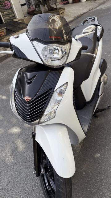 Honda SH 125i 2011Trắng Nhập Ý Long Lanh. Mua bán Xe máy tại Quận Bình Thạnh Tp Hồ Chí Minh được đăng bởi NHÀ NGON 365 hình 1