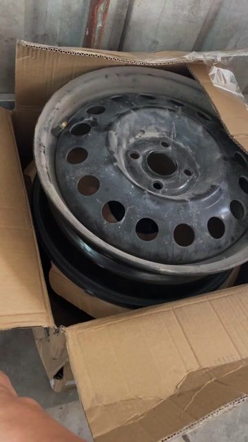 mâm xe vf5s. Mua bán Phụ tùng xe tại Thành phố Dĩ An Bình Dương được đăng bởi Thong Luong hình 1