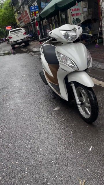 VISION BẢN CHÓT CHÉT CỦA FOM CŨ. Mua bán Xe máy tại Quận Đống Đa Hà Nội được đăng bởi Hà hình 1