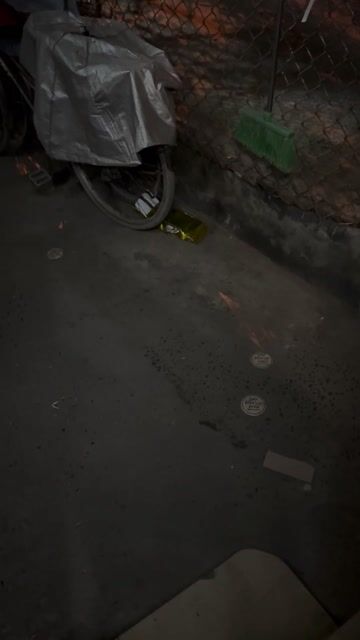 Đèn pin siêu sáng màu Đen. Mua bán Đèn tại Quận Thanh Xuân Hà Nội được đăng bởi Hưng hình 1