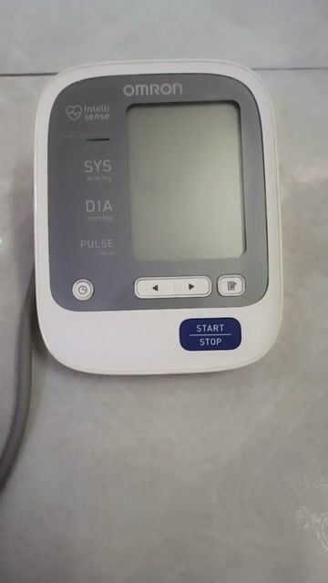 Máy đo huyết áp Omron - 7221. Mua bán Nội thất, đồ gia dụng khác tại Quận 8 Tp Hồ Chí Minh được đăng bởi Tuan Bui hình 1