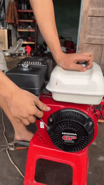 cần bán Honda thái lan 6.5 hp. Mua bán Đồ chuyên dụng, Giống nuôi trồng tại Huyện Phong Điền Thừa Thiên Huế được đăng bởi Lam hình 1