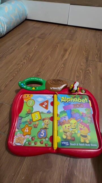 Sách điện tử VTech Busy Books Đỏ. Mua bán Mẹ và bé tại Huyện Củ Chi Tp Hồ Chí Minh được đăng bởi Hà Ngọc hình 1