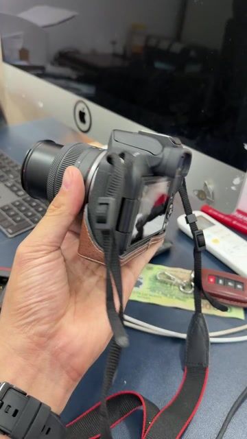 Máy ảnh Canon R50 Đen Zin đẹp keng. Mua bán Máy ảnh, Máy quay tại Thành phố Buôn Ma Thuột Đắk Lắk được đăng bởi NHÀ TÁO BMT hình 1