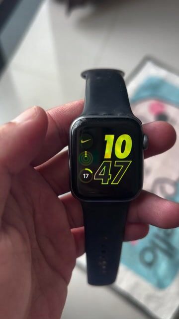 Apple Watch Series 4 40mm Đen. Mua bán Thiết bị đeo thông minh tại Huyện Nhà Bè Tp Hồ Chí Minh được đăng bởi Nguyễn Nhựt Nam hình 1