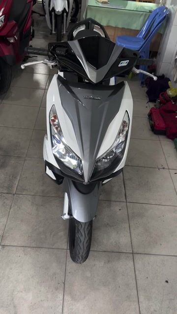 Honda Air Blade Trắng xám 125cc mới keng !. Mua bán Xe máy tại Thành phố Biên Hòa Đồng Nai được đăng bởi cửa hàng xe máy Anh Tuấn hình 1