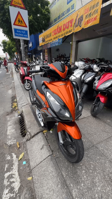 Honda Air Blade 2014 Cam đen 90%. Mua bán Xe máy tại Quận Tân Phú Tp Hồ Chí Minh được đăng bởi Tuanduy hình 1