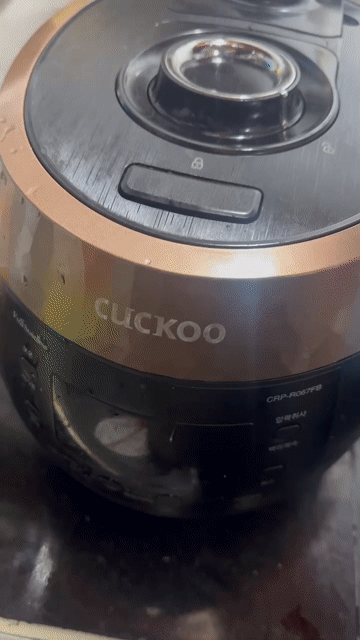 Nồi cơm điện Cuckoo CRP-R067FB Đen. Mua bán Bếp, lò, đồ điện nhà bếp tại Huyện Nhà Bè Tp Hồ Chí Minh được đăng bởi Tiến Đạt Trịnh hình 1