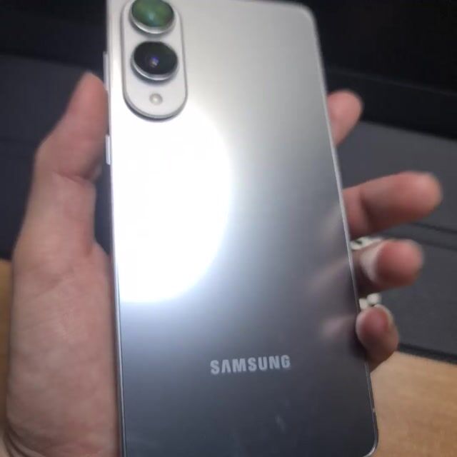 Samsung Galaxy S25 Edge Xám Snapdragon 8 Elite. Mua bán Điện thoại tại Thị xã Bến Cát Bình Dương được đăng bởi Thanh Tâm hình 1