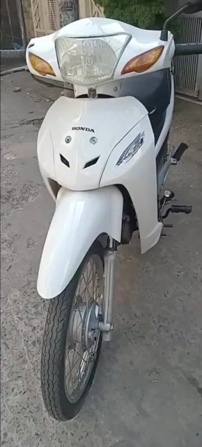 Honda Wave 110 HQ màu Trắng. Mua bán Xe máy tại Quận Bình Tân Tp Hồ Chí Minh được đăng bởi  lyly hình 1