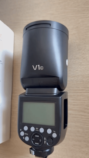 Đèn flash máy ảnh Godox V1C Đen. Mua bán Máy ảnh, Máy quay tại Quận Hoàng Mai Hà Nội được đăng bởi Bùi Công Khang hình 1