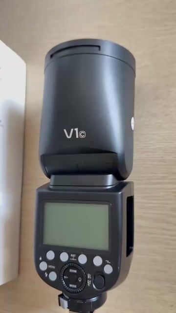 Đèn flash máy ảnh Godox V1C Đen. Mua bán Máy ảnh, Máy quay tại Quận Hoàng Mai Hà Nội được đăng bởi Bùi Công Khang hình 1