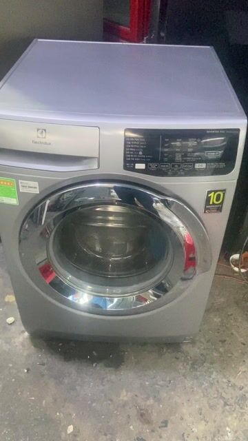 Máy giặt Electrolux 9kg Inverter Xám 90% mới. Mua bán Máy giặt tại Quận Tân Phú Tp Hồ Chí Minh được đăng bởi Điện Lạnh Thanh Sang hình 1
