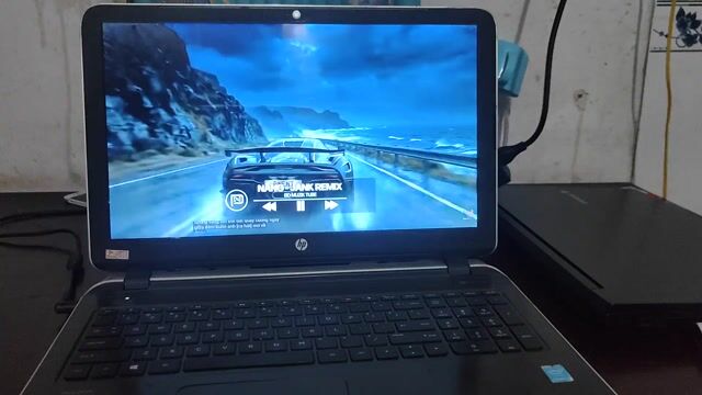 HP Laptop Core i3 gen 4 8GB Bạc. Mua bán Laptop tại Huyện Phú Tân An Giang được đăng bởi David Kent hình 1