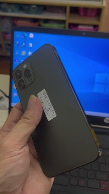 Apple iPhone 12 Pro 256GB chưa thay gì. màn zin. Mua bán Điện thoại tại Quận Thanh Xuân Hà Nội được đăng bởi Mr Chiến hình 1