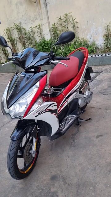 Honda Air Blade Fi Đỏ Trắng Đen. Mua bán Xe máy tại Quận 6 Tp Hồ Chí Minh được đăng bởi Vĩnh Quý hình 1