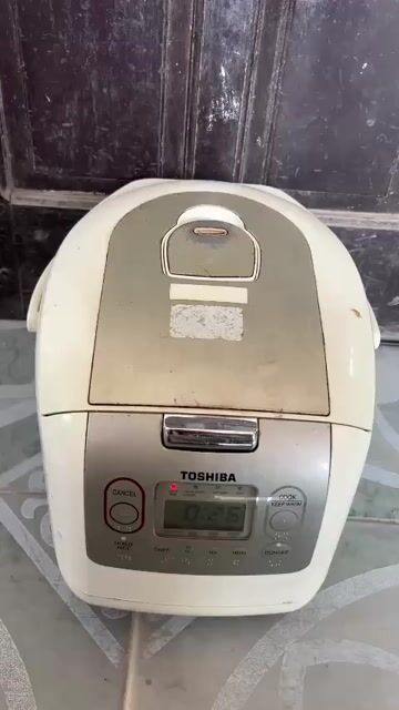 Nồi cơm điện Toshiba 1.8 lít. Mua bán Bếp, lò, đồ điện nhà bếp tại Huyện Hoài Đức Hà Nội được đăng bởi Đồ Cũ DK hình 1