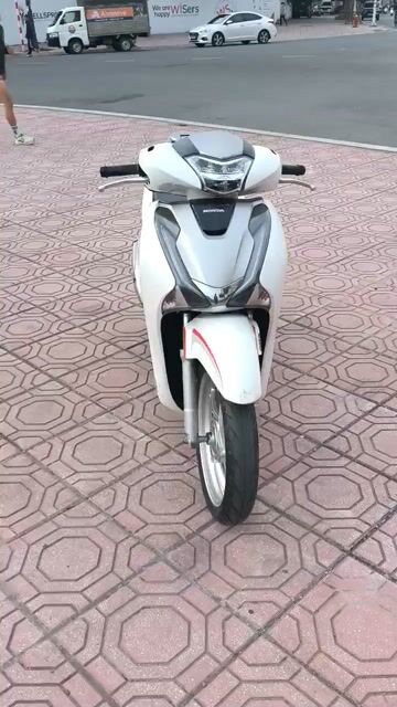 Honda SH 125i Trắng 26174 km. Mua bán Xe máy tại Huyện Gia Lâm Hà Nội được đăng bởi Nam hình 1