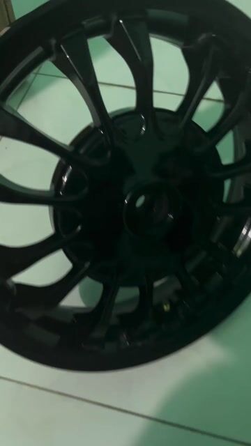 Mâm xe máy Vespa Đen bóng. Mua bán Phụ tùng xe tại Huyện Củ Chi Tp Hồ Chí Minh được đăng bởi Nguyễn Thanh Phong hình 1