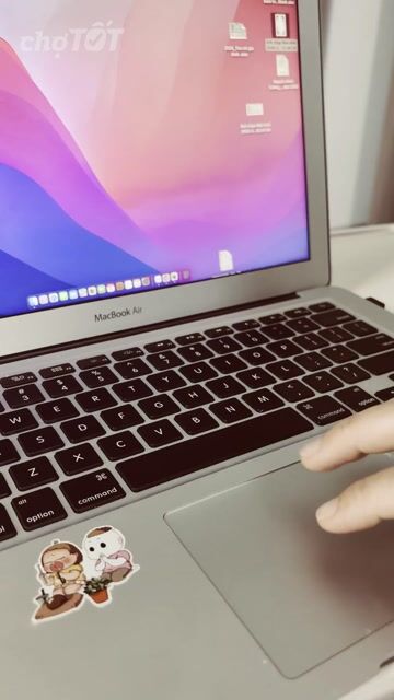 Apple MacBook Air i5 13.3 inch 8GB/128GB 2017. Mua bán Laptop tại Thành phố Thủ Đức Tp Hồ Chí Minh được đăng bởi Hiệp Châu hình 1