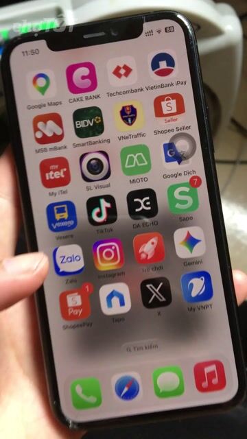 Apple iPhone 11 Pro zin 64GB Đen. Mua bán Điện thoại tại Quận 7 Tp Hồ Chí Minh được đăng bởi NGUYỄN TUẤN MINH CAO hình 1