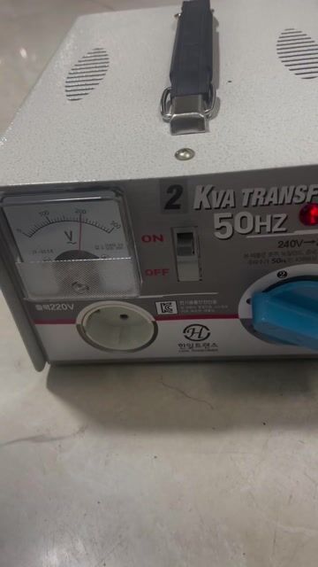 ổn áp 2 KVA 50 Hz Hàn Quốc. 200-240v. Mua bán Đồ chuyên dụng, Giống nuôi trồng tại Quận 3 Tp Hồ Chí Minh được đăng bởi Thao Tran hình 1