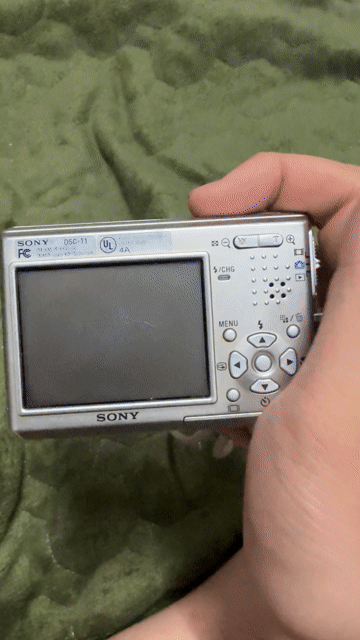 Máy ảnh Sony Cyber-shot DSC-T1 Hỏng màn hình. Mua bán Máy ảnh, Máy quay tại Huyện Nhà Bè Tp Hồ Chí Minh được đăng bởi Khang Nguyen hình 1