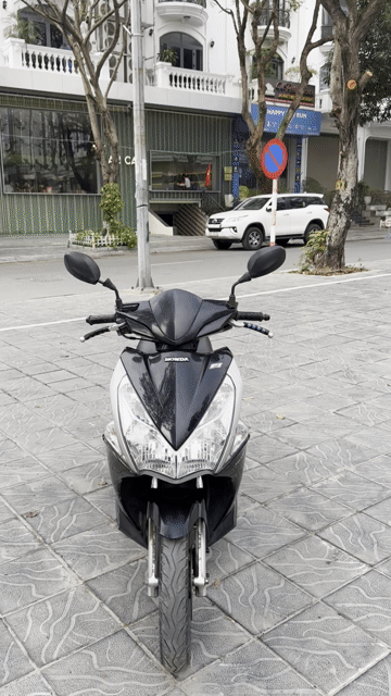 Honda Air Blade Đen bạc fi tiết kiệm xăng. Mua bán Xe máy tại Quận Nam Từ Liêm Hà Nội được đăng bởi An Nhiên Nguyễn hình 1