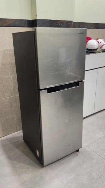 Tủ lạnh Samsung Inverter 250L Bạc. Mua bán Tủ lạnh tại Thành phố Thủ Đức Tp Hồ Chí Minh được đăng bởi Mie hình 1