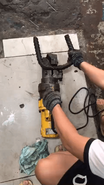 Máy cắt sắt thủy lực Phi 32. Mua bán Đồ chuyên dụng, Giống nuôi trồng tại Quận Gò Vấp Tp Hồ Chí Minh được đăng bởi Nguyen Cong Danh hình 1