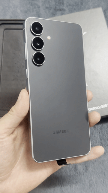 Samsung Galaxy S25 FE 128GB lướt VIỆT NAM. Mua bán Điện thoại tại Quận Hà Đông Hà Nội được đăng bởi Trung Nguyễn hình 1