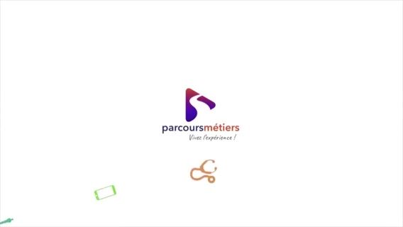 MONITRICE D'EQUITATION