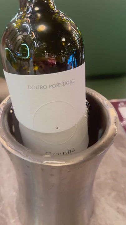 Grainha Douro red on ice at Sushi Empire: video from Sushi Empire, Madeira