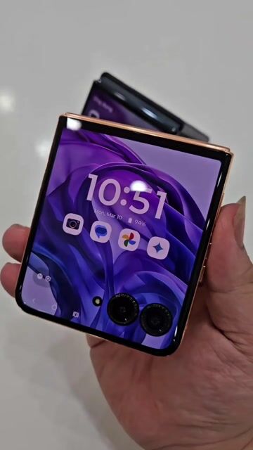 Motorola Razr 50 Ultra 5G 256GB Đen. Mua bán Điện thoại tại Quận Thanh Xuân Hà Nội được đăng bởi Em Vũ PlayMobile hình 1