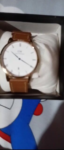 Đồng hồ Daniel Wellington Dây da Nâu Vàng. Mua bán Đồng hồ tại Quận Ô Môn Cần Thơ được đăng bởi PI PETS dhth ct hình 1