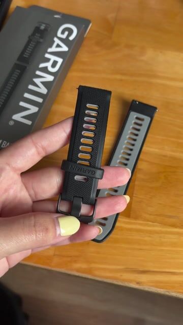 Dây đồng hồ Garmin 22mm Đen Chính Hãng. Mua bán Thiết bị đeo thông minh tại Thành phố Thủ Đức Tp Hồ Chí Minh được đăng bởi Nguyễn Hoàng Duy hình 1