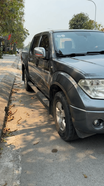 Nissan Navara LE 2.5MT 4x4 2011 Xám. Mua bán Ô tô tại Thị xã Cửa Lò Nghệ An được đăng bởi Cong Huy hình 1