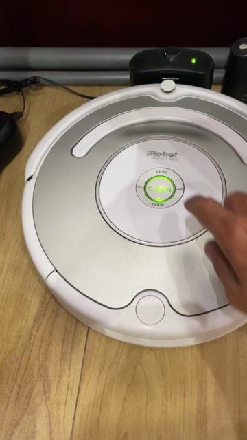 Robot hút bụi iRobot Trắng Nguyên zin. Mua bán Thiết bị vệ sinh, nhà tắm tại Quận Hồng Bàng Hải Phòng được đăng bởi Anh Dũng hình 1