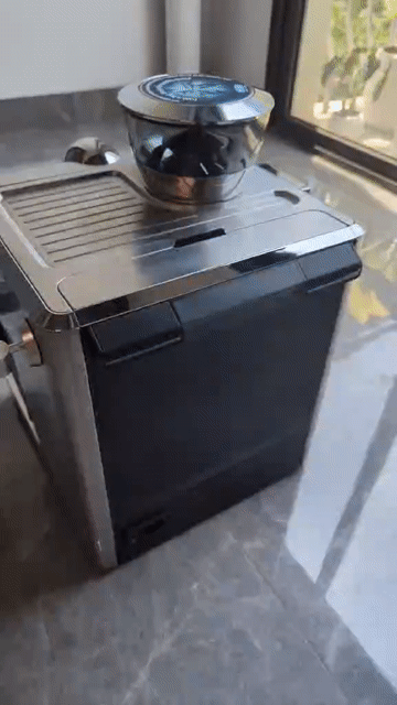 Bán máy pha cà phê Delonghi la specialista 9355.m. Mua bán Bếp, lò, đồ điện nhà bếp tại Huyện Gia Lâm Hà Nội được đăng bởi Ma Tien Hoang hình 1