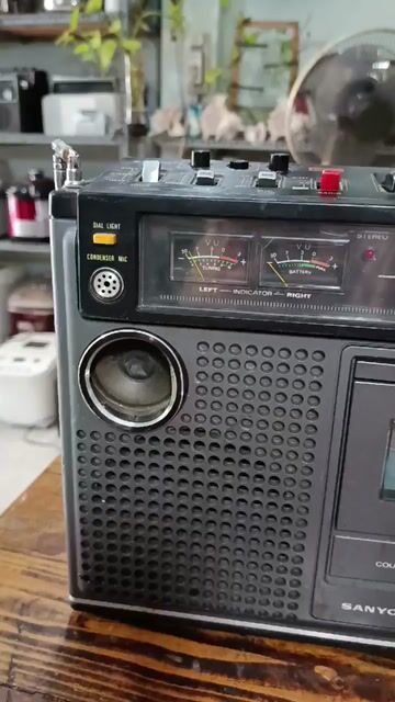 Radio Cassette Sanyo MR9500 Đen Vintage. Mua bán Đồ sưu tầm, đồ cổ tại Thành phố Thái Nguyên Thái Nguyên được đăng bởi Dinh Mong Dung hình 1