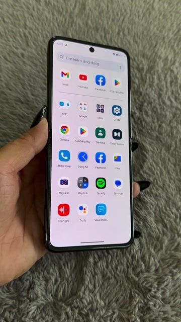 Motorola Razr 40 Ultra 256GB. Màu Xám, máy đẹp. Mua bán Điện thoại tại Quận Bình Tân Tp Hồ Chí Minh được đăng bởi Hoàng Anh hình 1