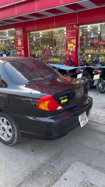 Kia Spectra 2005 1.6 MT - 250000 km