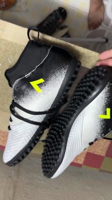Giày đá bóng Adidas Nam size 42. Mua bán Đồ thể thao, Dã ngoại tại Quận Bình Thuỷ Cần Thơ được đăng bởi Thầy Tiến 2hand hình 1