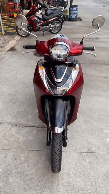 Honda SH Mode 2023 Đỏ. Mua bán Xe máy tại Thị xã Bến Cát Bình Dương được đăng bởi Xe Máy Trả Góp Mạnh Tính hình 1
