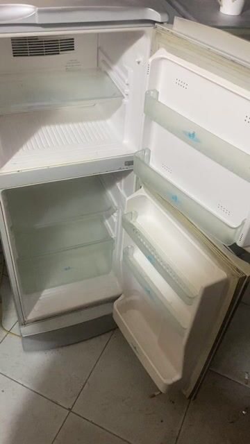 Tủ lạnh Sanyo SR-135N 130L Bạc. Mua bán Tủ lạnh tại Quận Bắc Từ Liêm Hà Nội được đăng bởi Võ Anh Tuấn hình 1